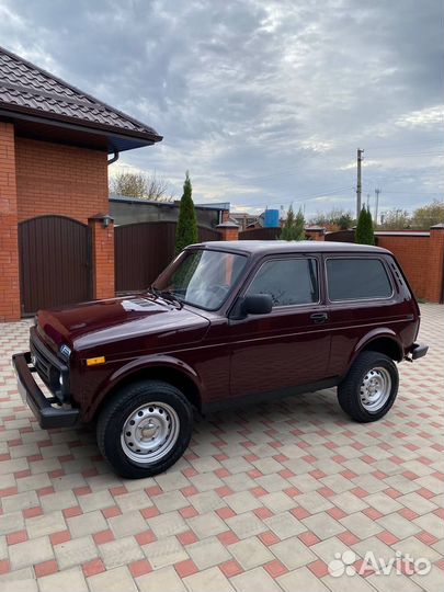 LADA 4x4 (Нива) 1.7 МТ, 2010, 100 000 км