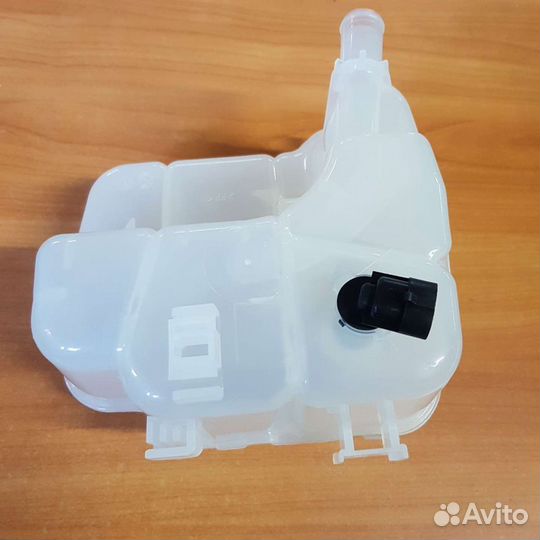 Бачок расширительный Chevrolet Cruze, Opel Astra J