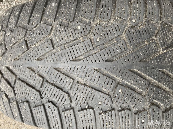 Pirelli Ice Zero 295/40 R21 111H