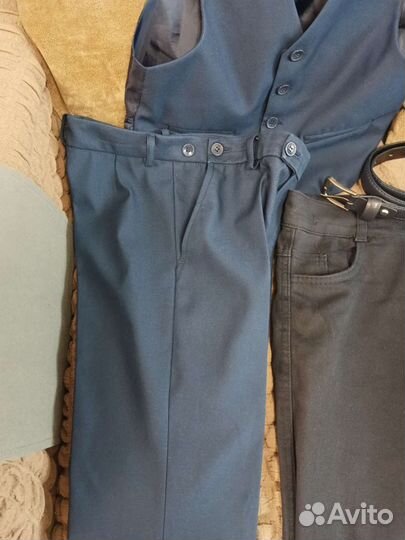 Школьный костюм тройка, рубашки, брюки и др