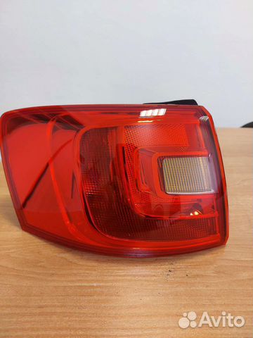 Фонарь внешний левый Volkswagen Jetta 6