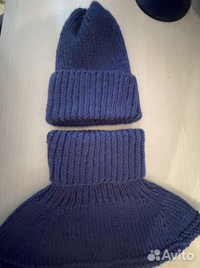 Шапка и манишка ручная работа
