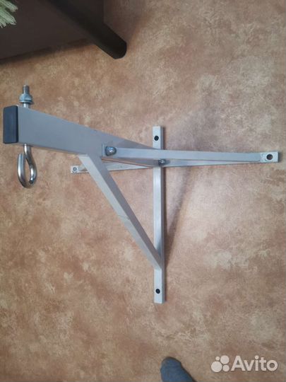 Кронштейн для боксерского мешка