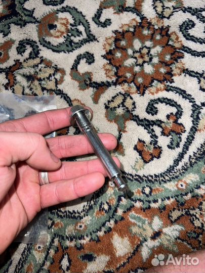 Направляющая заднего суппорта Паджеро 3 4