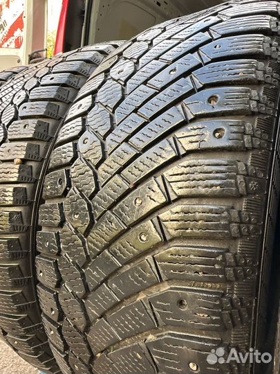 Gislaved Nord Frost 200 215/55 R17