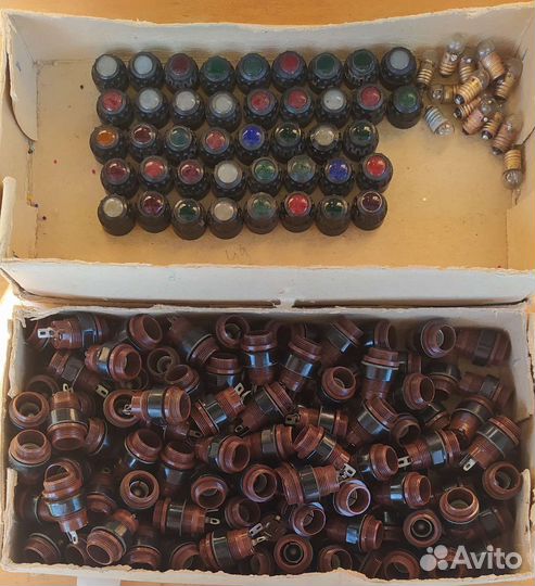 Патроны для лампочки с цоколем Е10 СССР