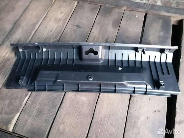 Обшивка багажника поло 5