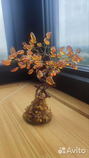 Дерево из янтаря