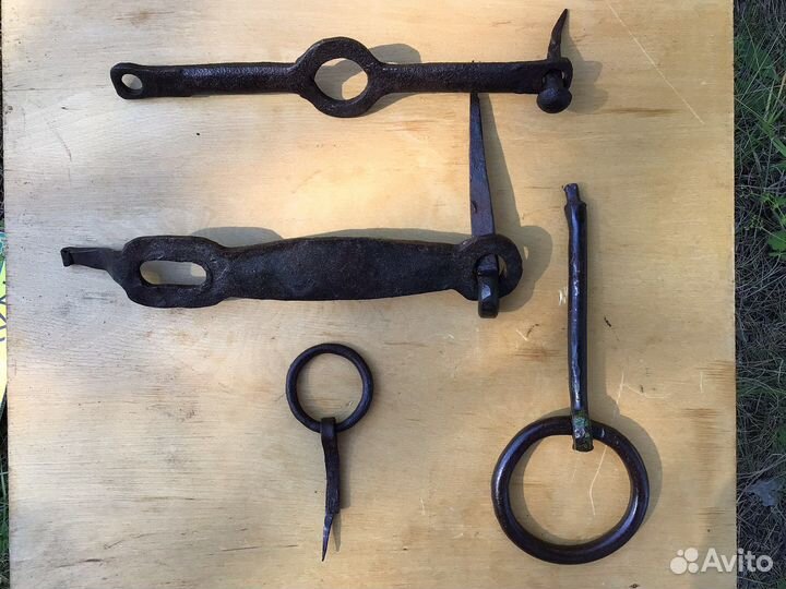 Старинные скобяные изделия