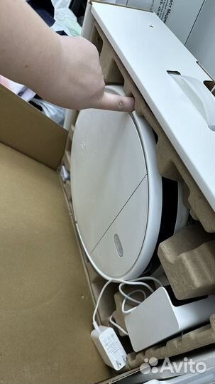 Продам робот-пылесос Mi Robot