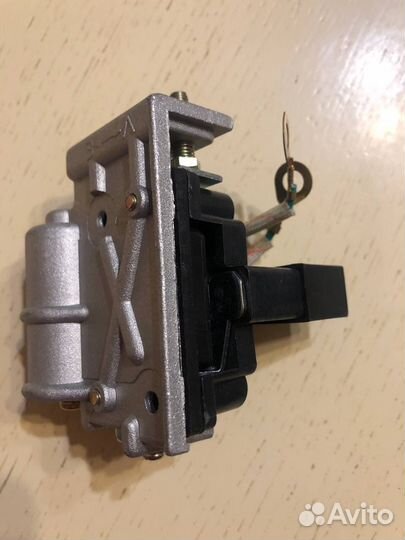 Регулятор напряжения