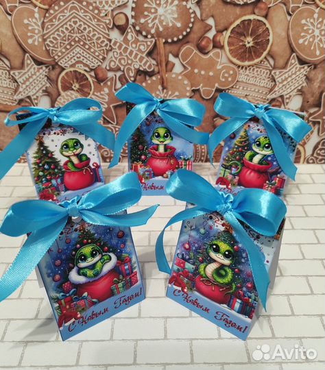 Подарок на новый год с конфеткой