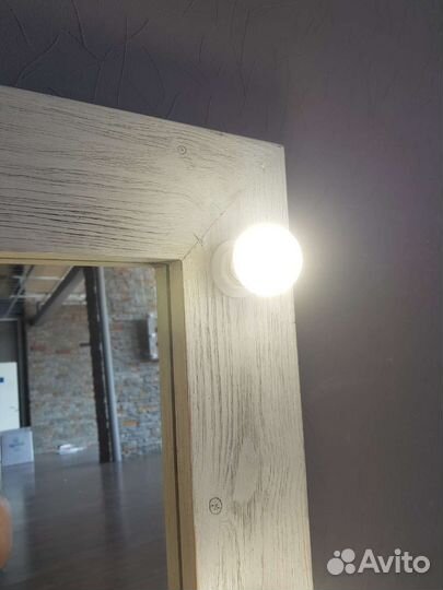 Зеркало с подсветкой