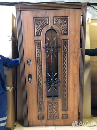 Входная дверь с терморазрывом/ с ковкой/ с окном