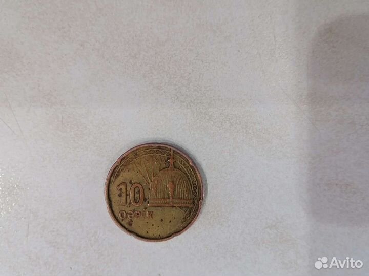 Монета 10 гяпиков