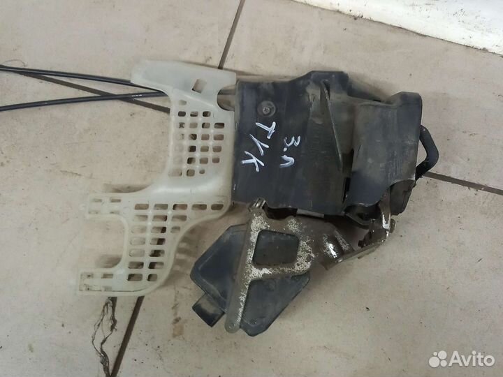 Замок задней левой двери Хендай Туксон 1