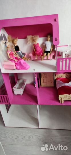 Большой кукольный домик деревянный с мебелью