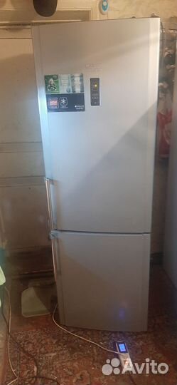 Холодильник Hotpoint Ariston,Nofrost