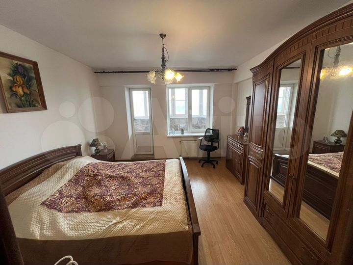 2-к. квартира, 85 м², 9/10 эт.