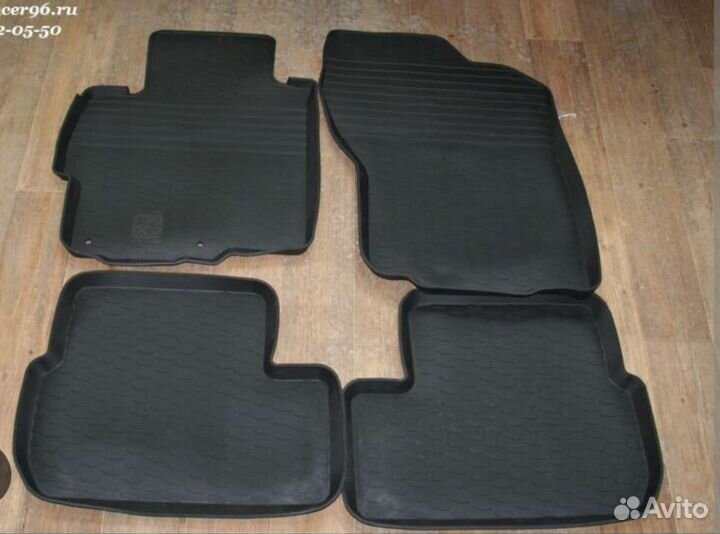 Коврик багажника,комплект коврика лансер 10