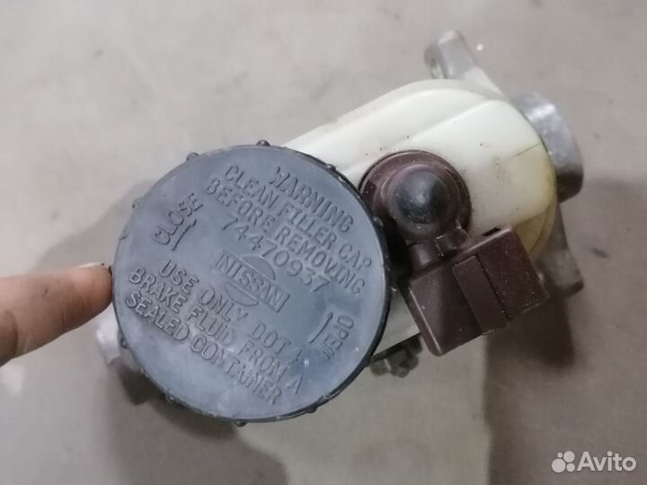 Главный тормозной цилиндр Nissan Primera P11
