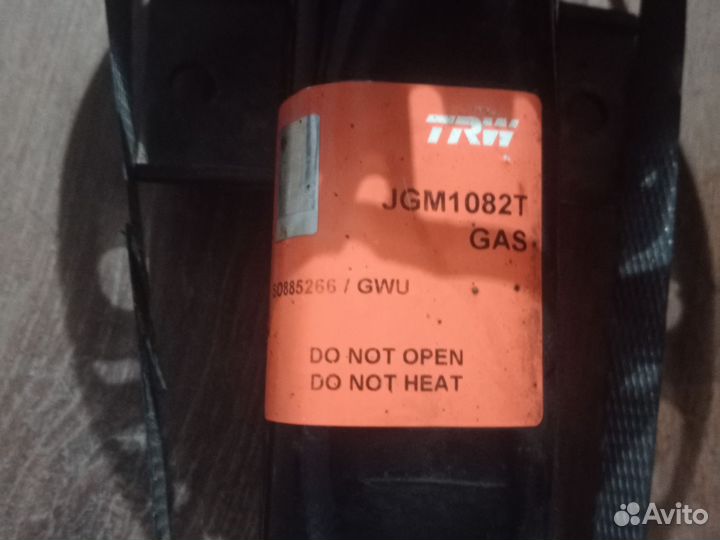 Передние стойки на Volkswagen Polo