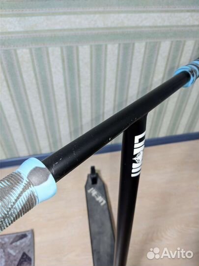 Трюковой самокат Limit