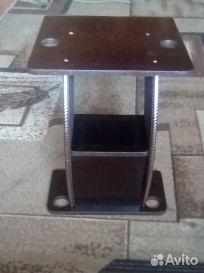 Столик для эхолота со спинингодержателями