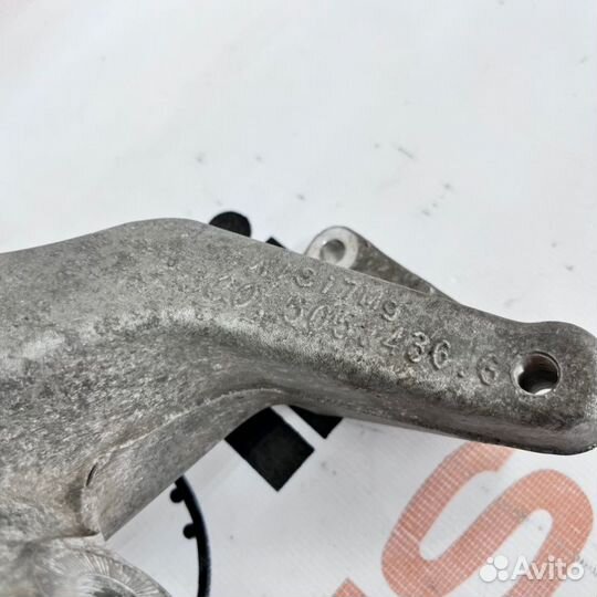 Кулак поворотный задний правый Audi Q3 8U 2014