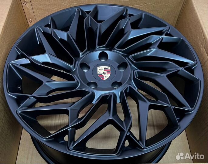 Кованые диски Порше Каен 3 Porsche cayenne III R22