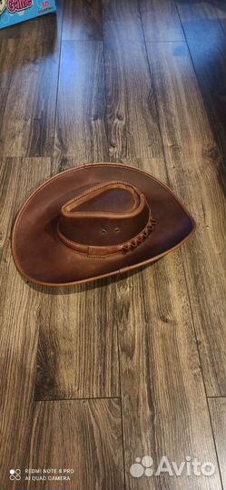 Шляпа из кожи