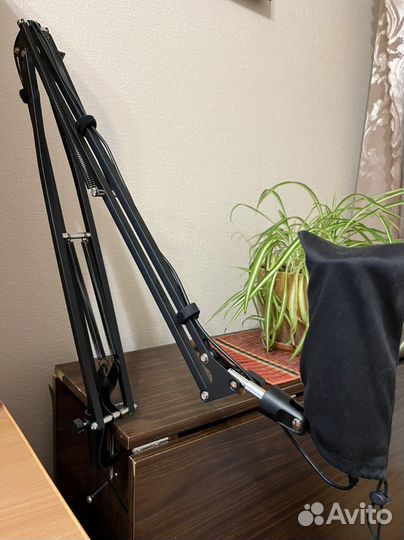 Микрофонная стойка Ultimate Support JS-BCM-50