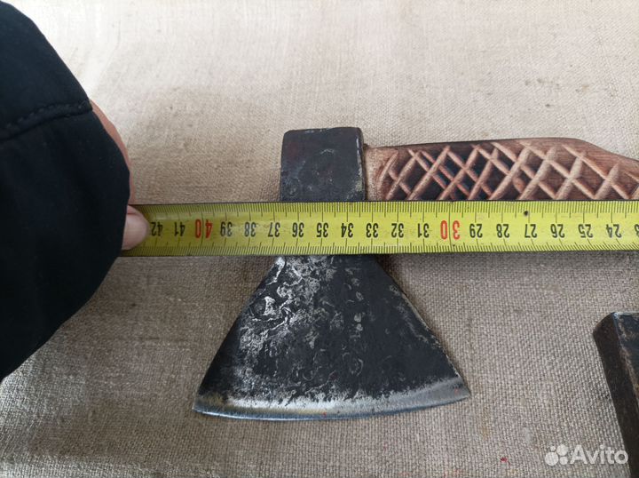 Старинный молоток, коварный топор, Одним лотом