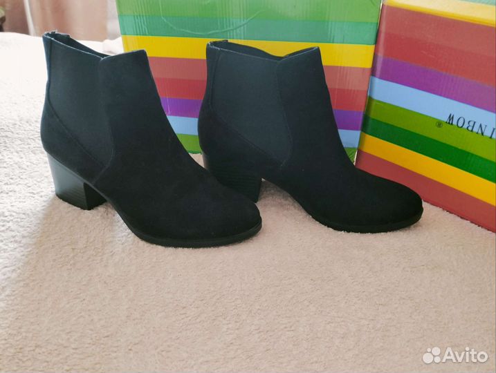 Женская одежда и обувь