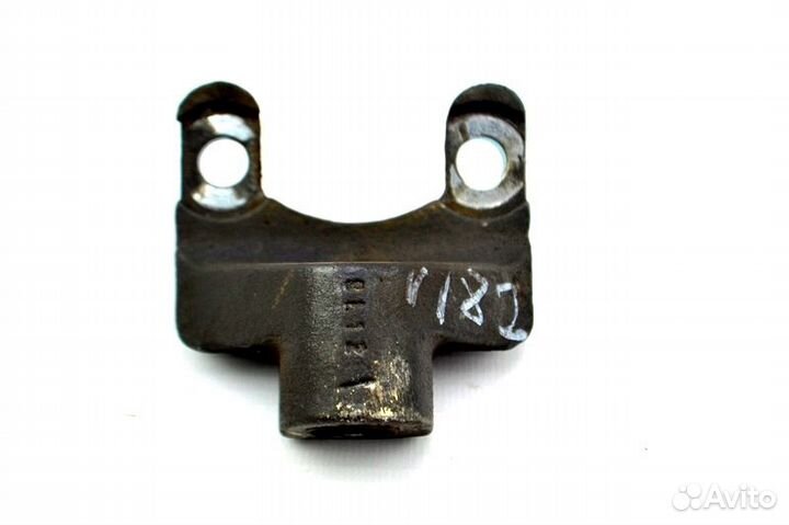 Кронштейн датчика ABS, передний мост volvo FH12 1