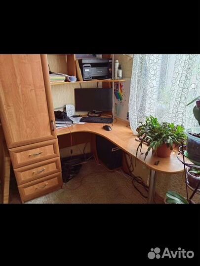 Компьютерный стол