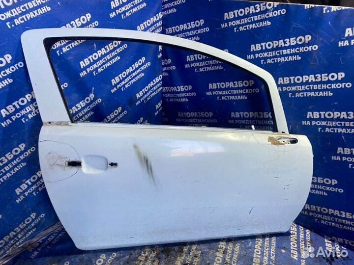 Передняя правая дверь Opel Corsa D купе 2011