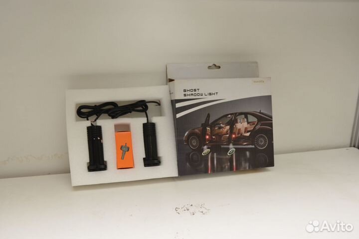 Проектор фирменного знака toyota (2 шт) 26190