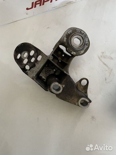 Кронштейн опоры двигателя Комплект Audi A4 B7 2.0