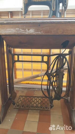 Швейная машина производства Подольский мех завод