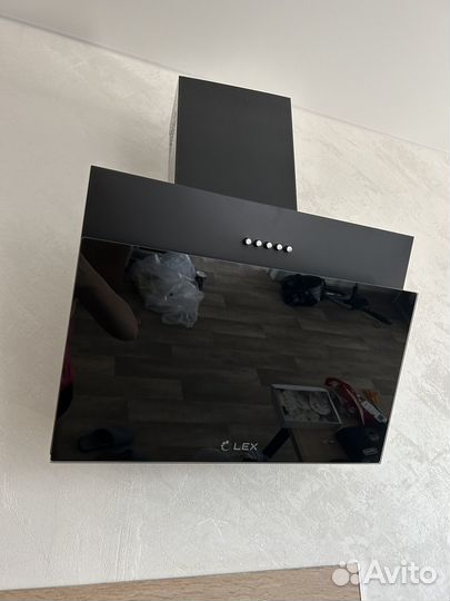 Вытяжка настенная LEX Luka 500 черная