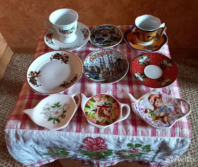 Блюдца разные, кружка