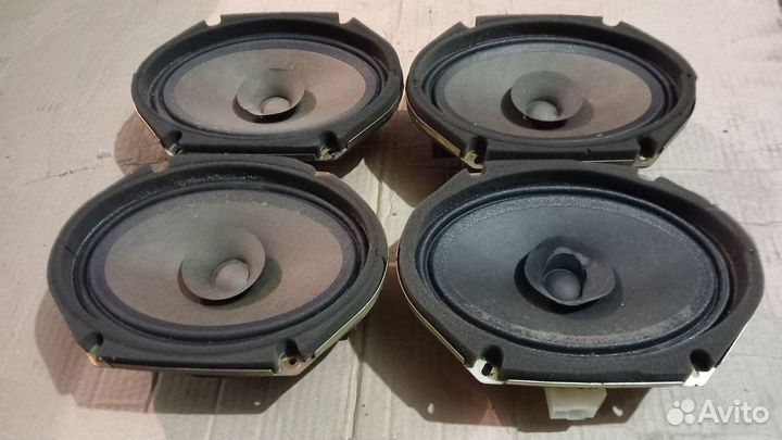 Maverick Tribute MPV динамики в двери eas20d66a3