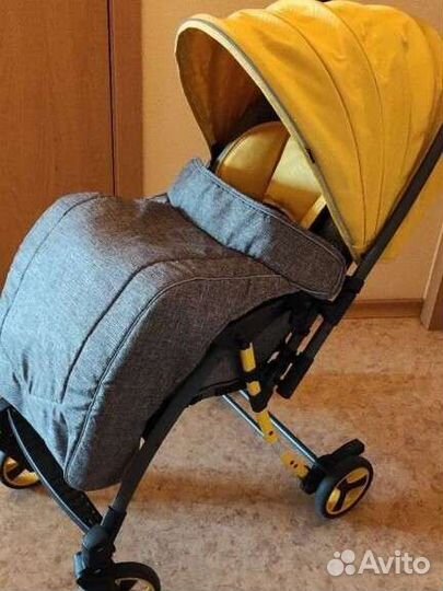 Коляска прогулочная
