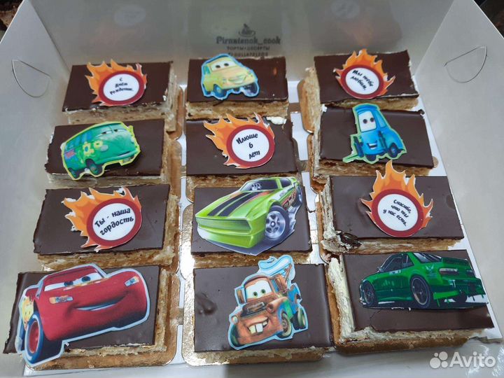 Капкейки, трайфалы, нарезные пирожные