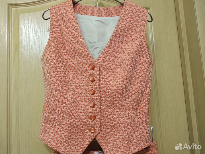 Юбка+жилет 42 размер