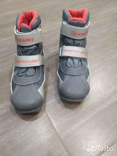 Лыжные ботинки