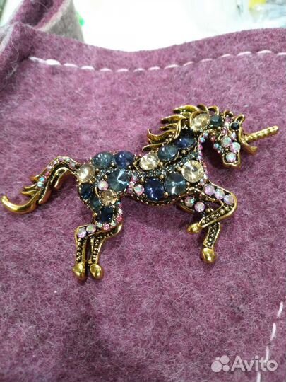Брошь- подвеска Единорог