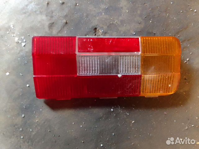 Стекло на заданию фару ваз 2106