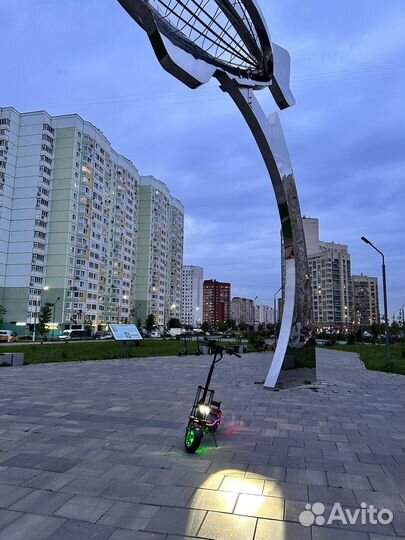 Самокат взрослый электрический